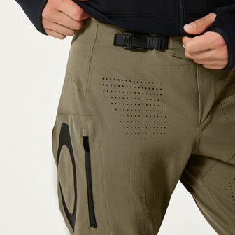 Oakley Seeker Edge Hose &ndash; Army Green