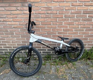 Meybo Superclass Bike 2024 White/Black/Gold Pro 22
