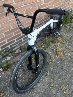 Meybo Superclass Bike 2024 White/Black/Gold Pro 22