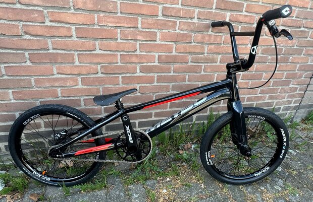 Meybo Holeshot Black/Red BMX Fiets Pro 22.5