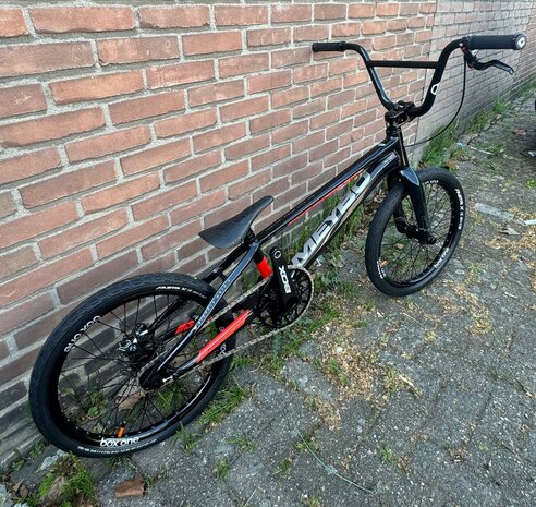 Meybo Holeshot Black/Red BMX Fiets Pro 22.5