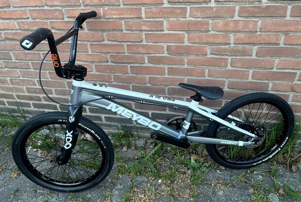 Meybo Holeshot Grey/White BMX Fiets Pro 21.5